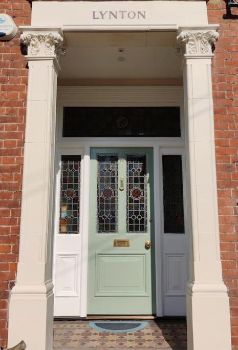 Escape To The Coast In A Luxurious Private Apartment Herne Bay Exterior photo